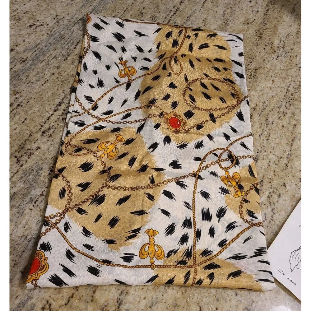 Vtg H&W Roberts Silky Animal Fluer de lis Link Print Scarf Scrunchie Earring Set